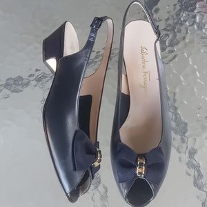 NEW Salvatore Ferragamo Navy Sling Back Shoes